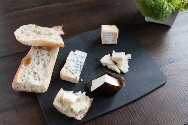 How To Put Together A Cheese Board