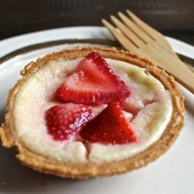 Mini Strawberry Mascarpone Cheesecakes