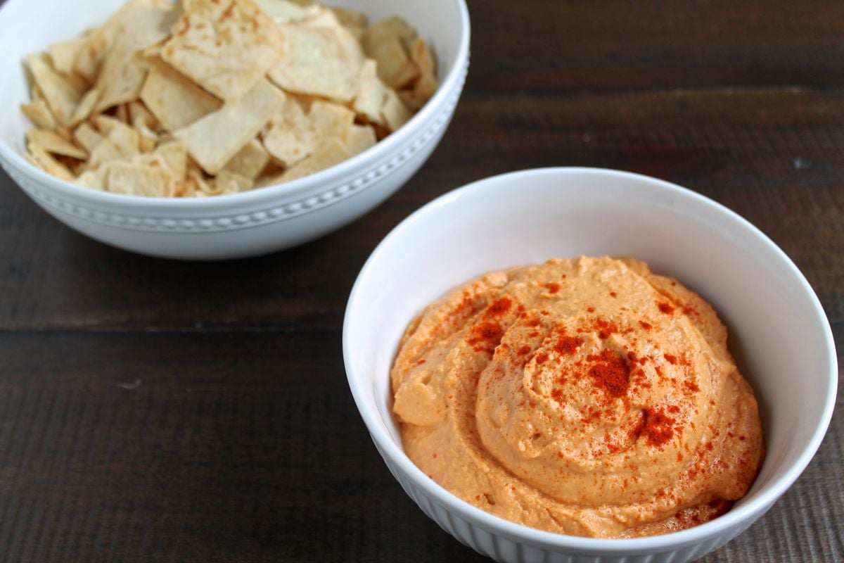 Roasted Red Pepper Hummus thekittchen