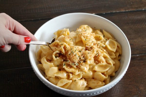 Creamy Cheddar Mac and Cheese via The Kittchen
