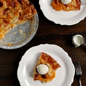 Bourbon Peach Pie via The Kittchen
