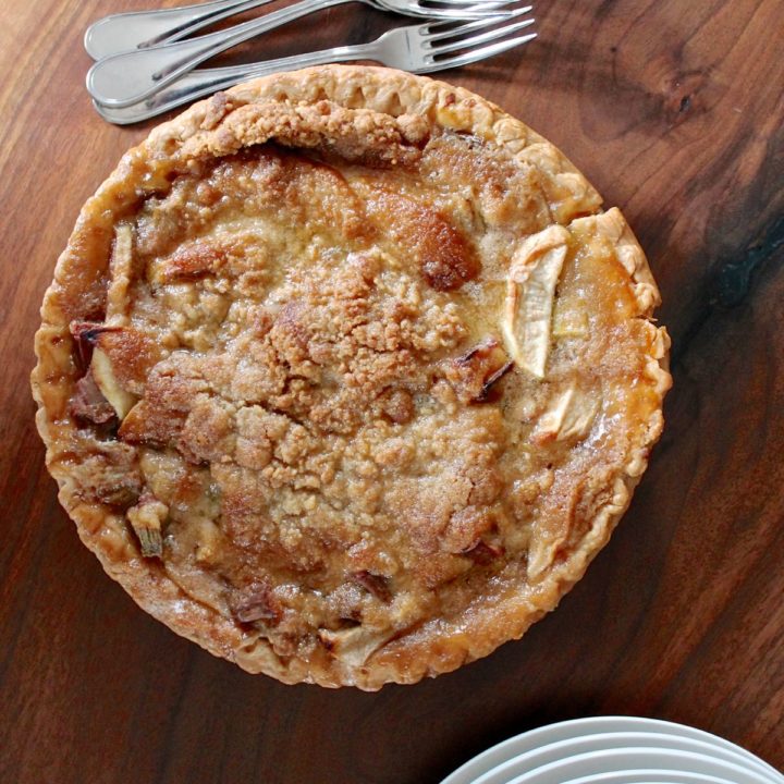 French Style Apple Rhubarb Pie - via The Kittchen