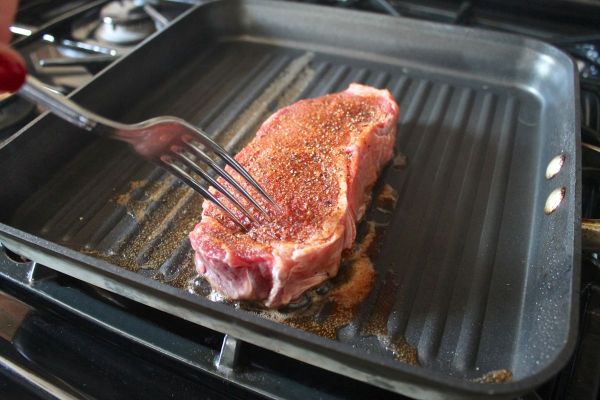 Making Steak in a Grill Pan