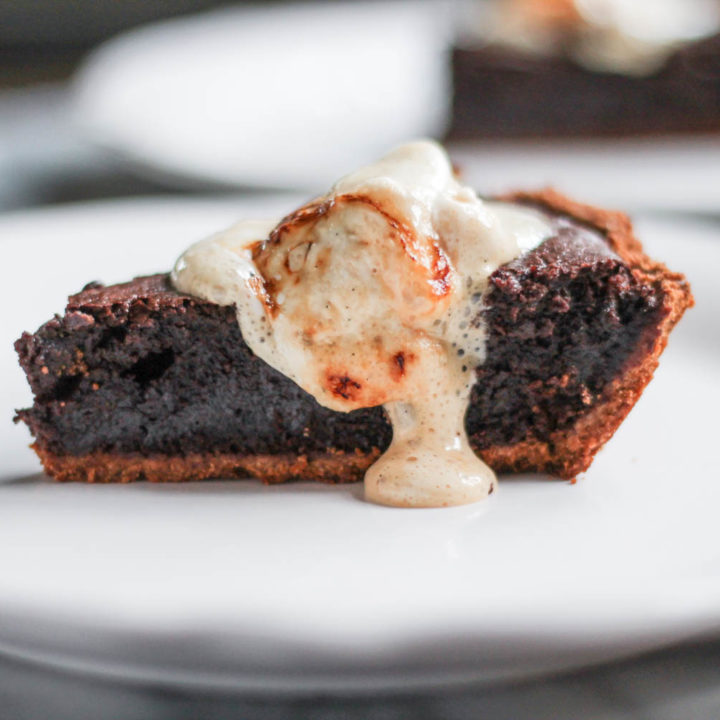 Molten Chocolate Brownie S’mores Pie