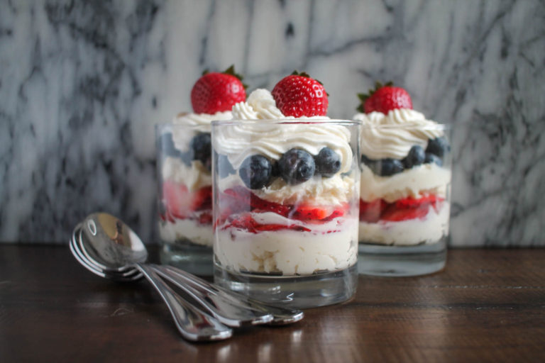 Patriotic Cheesecake Parfaits - thekittchen