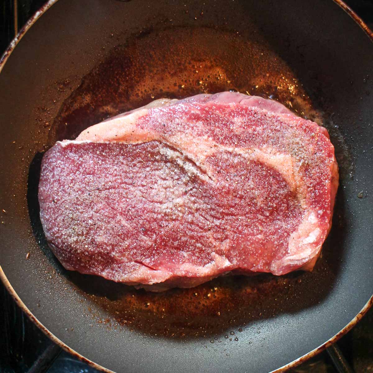 Ribeye Steak with Bourbon Cream Sauce - thekittchen