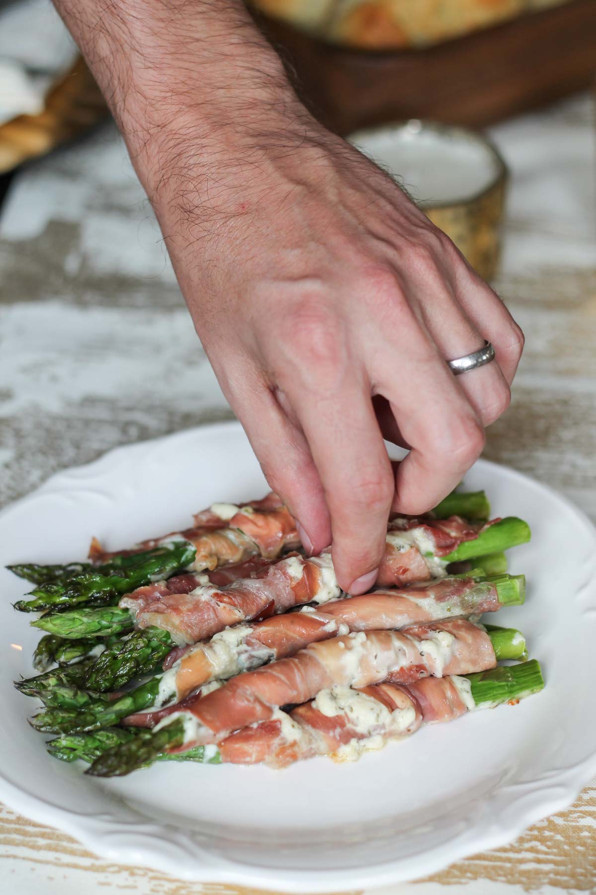 Alouette, Prosciutto, And Asparagus Roll Ups - Thekittchen