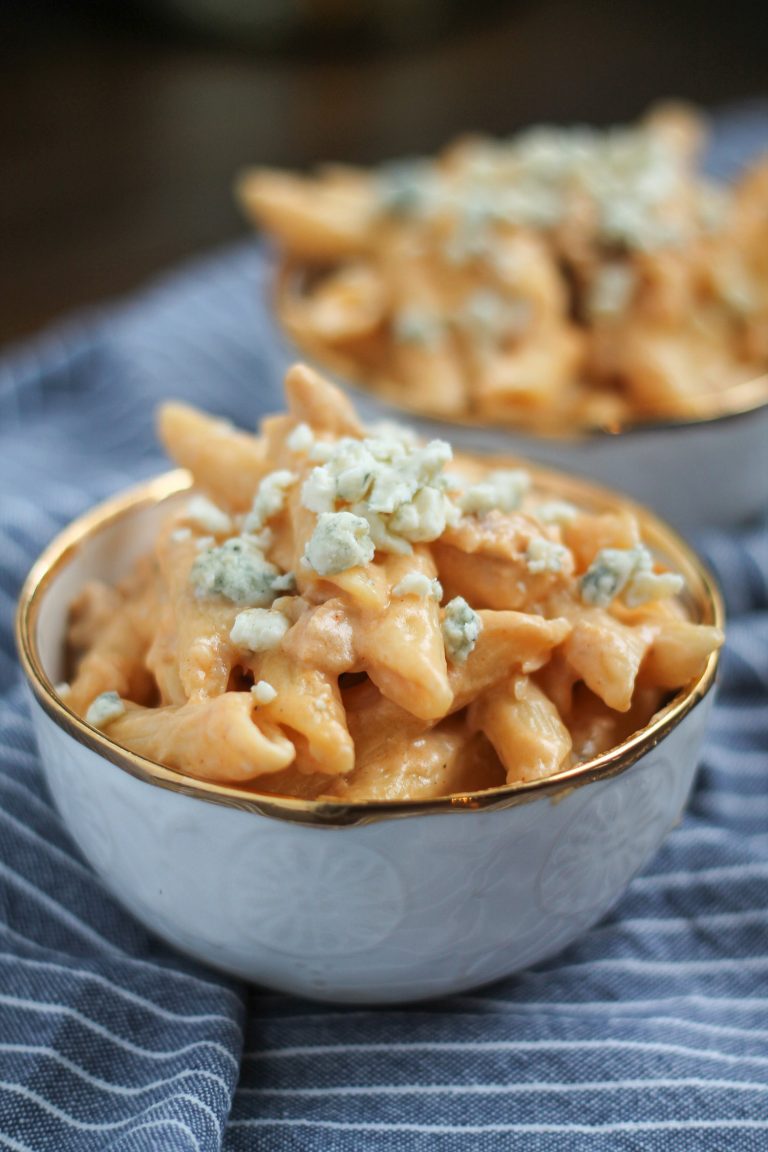 Buffalo Chicken Macaroni and Cheese - thekittchen