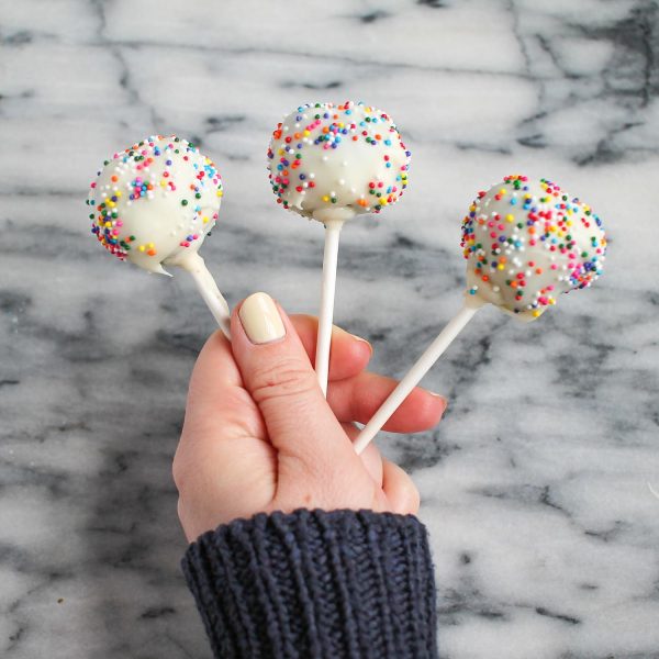 An easy cake pop recipe with step by step photos