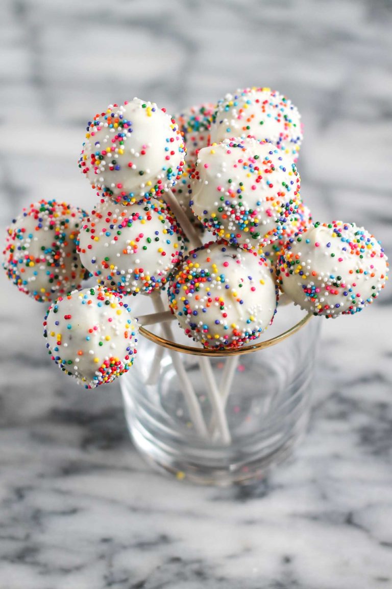 How to Make Cake Pops | An Easy Cake Pop Recipe