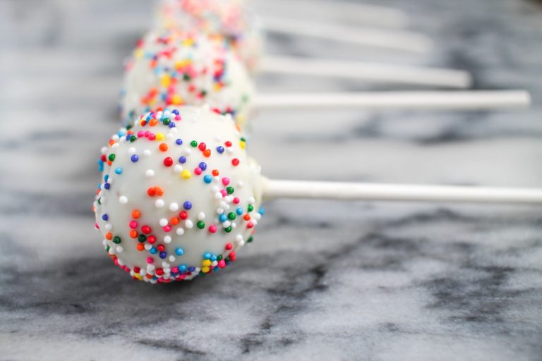 How to Make Cake Pops | An Easy Cake Pop Recipe