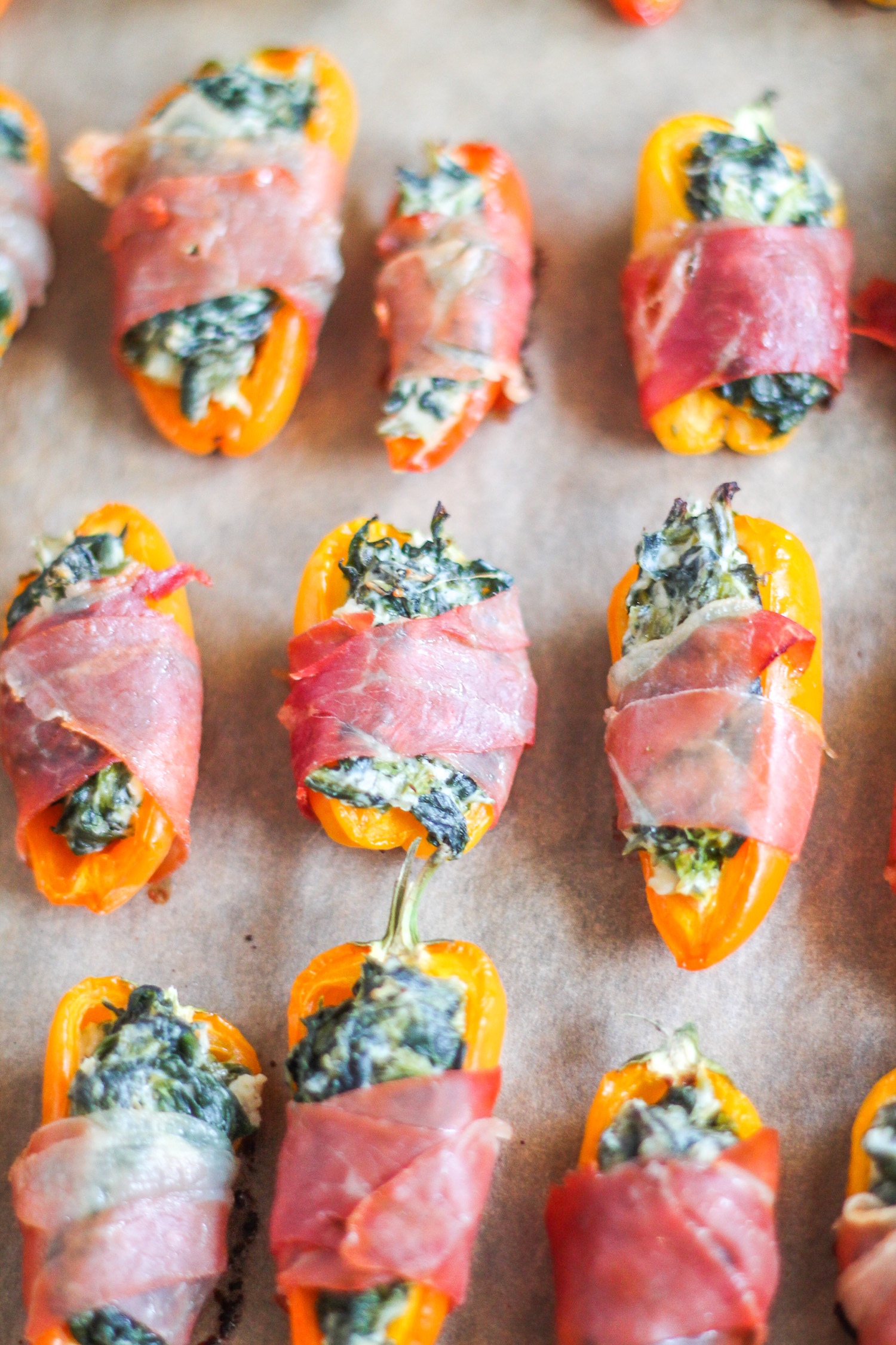 Sweet Peppers Stuffed with Cheesy Spinach Dip - thekittchen