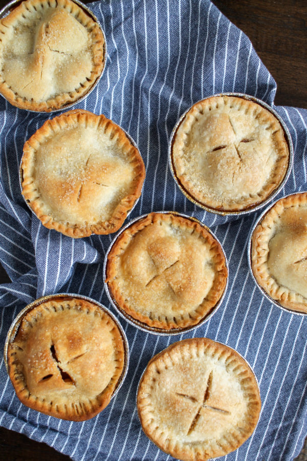 The most delicious mini apple pies!