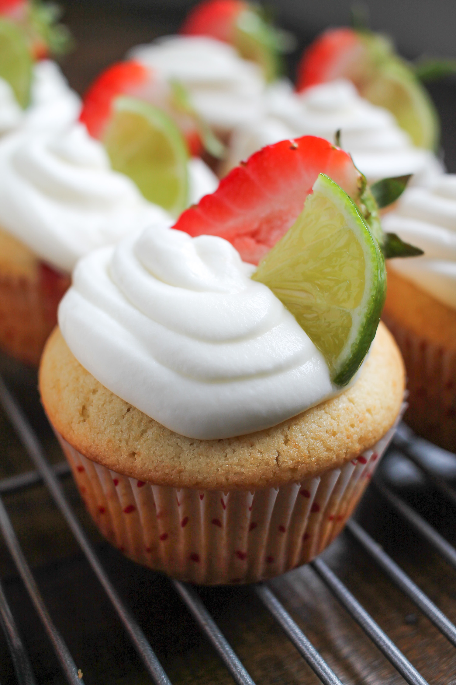 Strawberry Vanilla Cupcakes With Lime Icing - Thekittchen