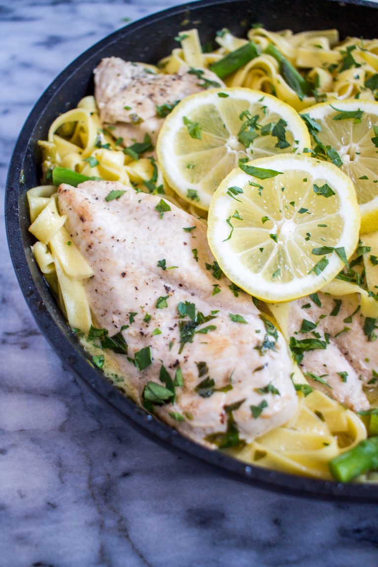 30 Minute Lemon Chicken Pasta Skillet - Thekittchen