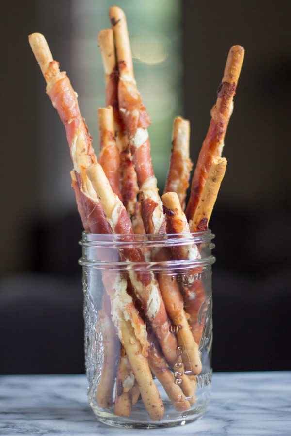 Goat Cheese and Prosciutto Wrapped Breadsticks - thekittchen