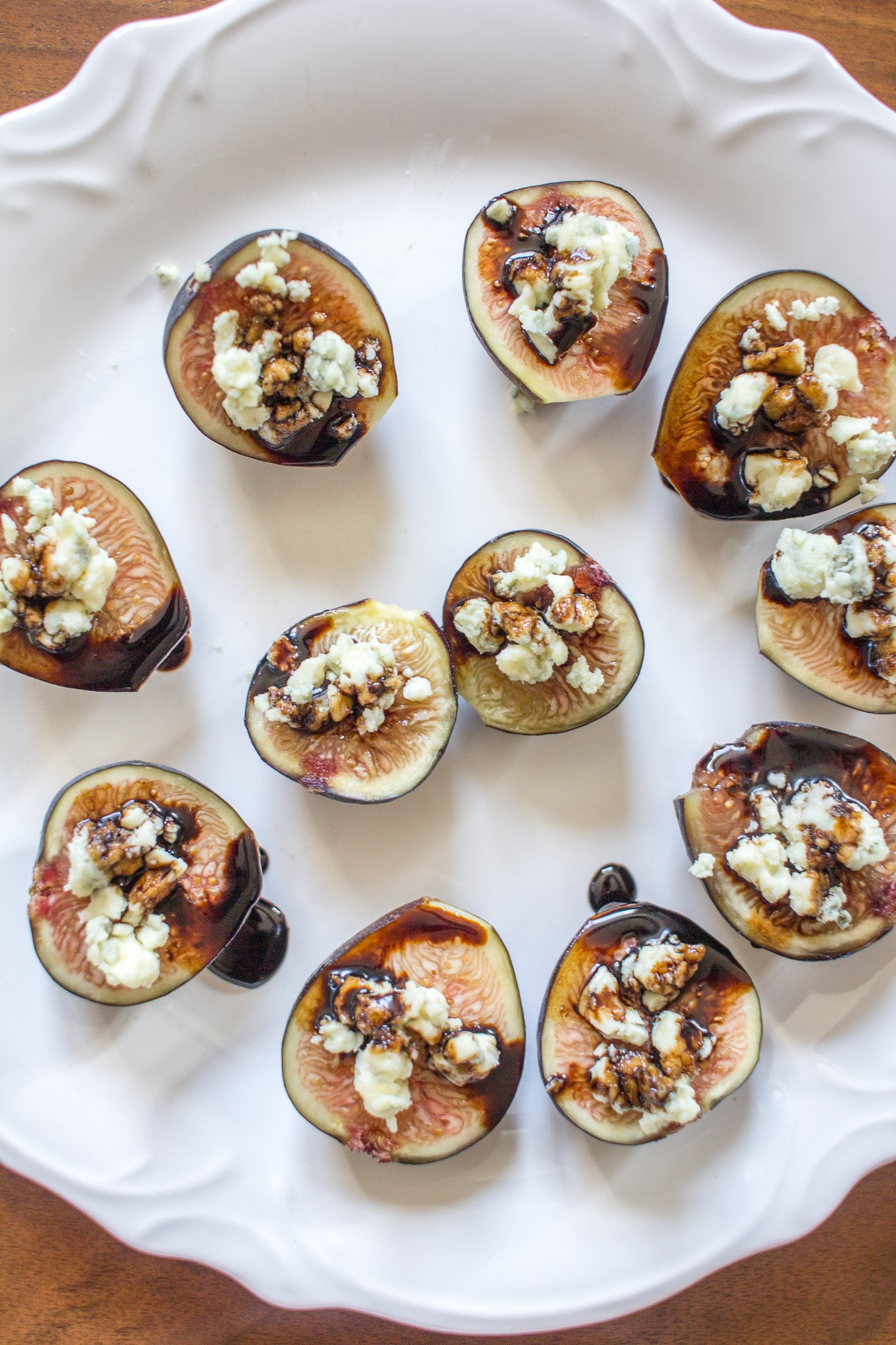 Figs with Blue Cheese and Balsamic Reduction thekittchen