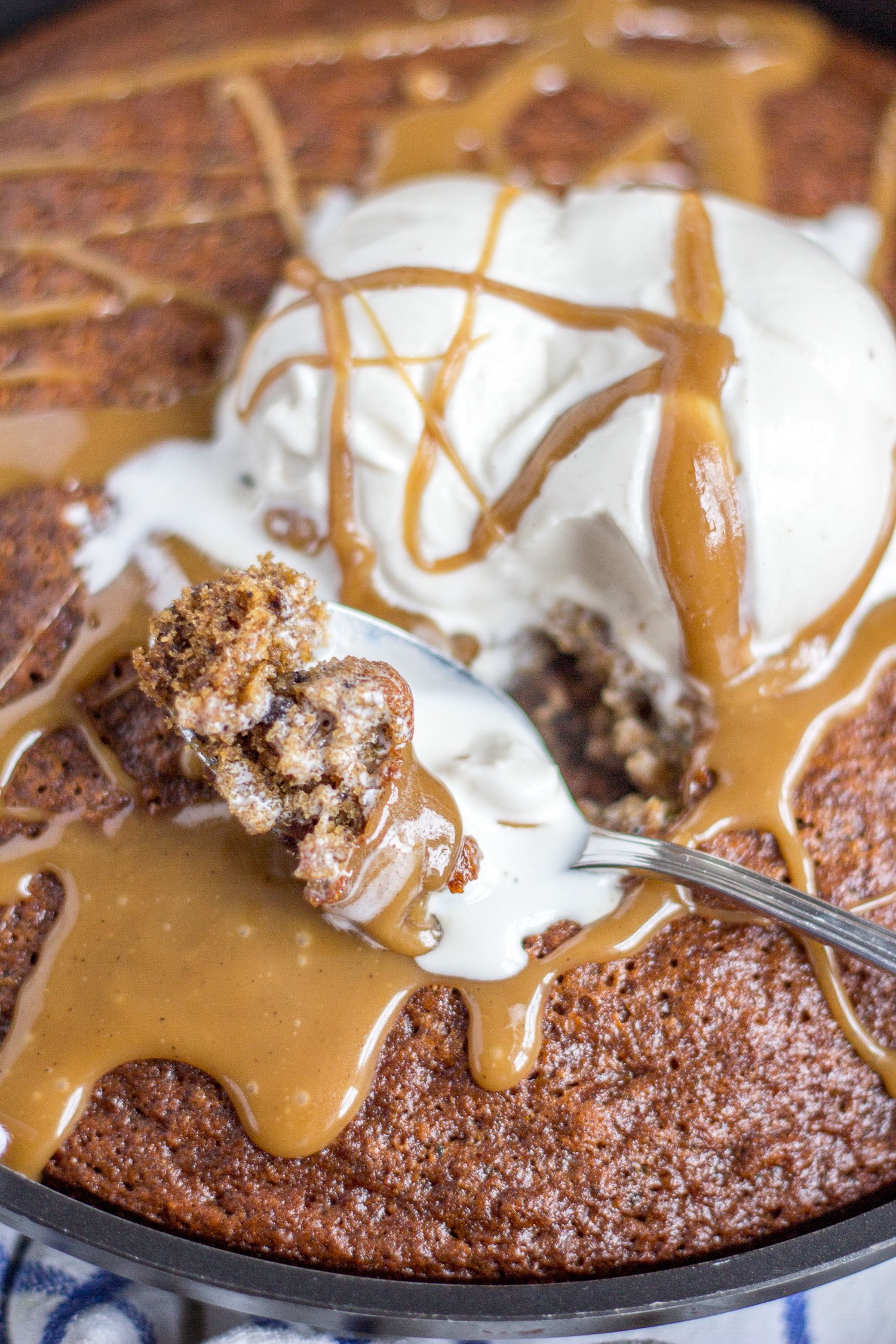 Sticky Toffee Pudding Skillet thekittchen