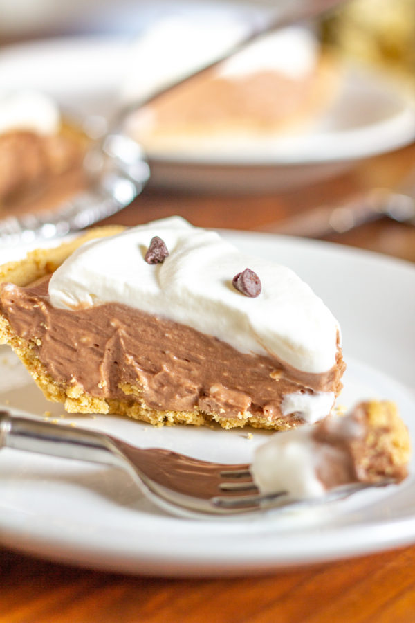 No Bake Nutella Pie | A delicious dessert that requires only 15 minutes of preparation time