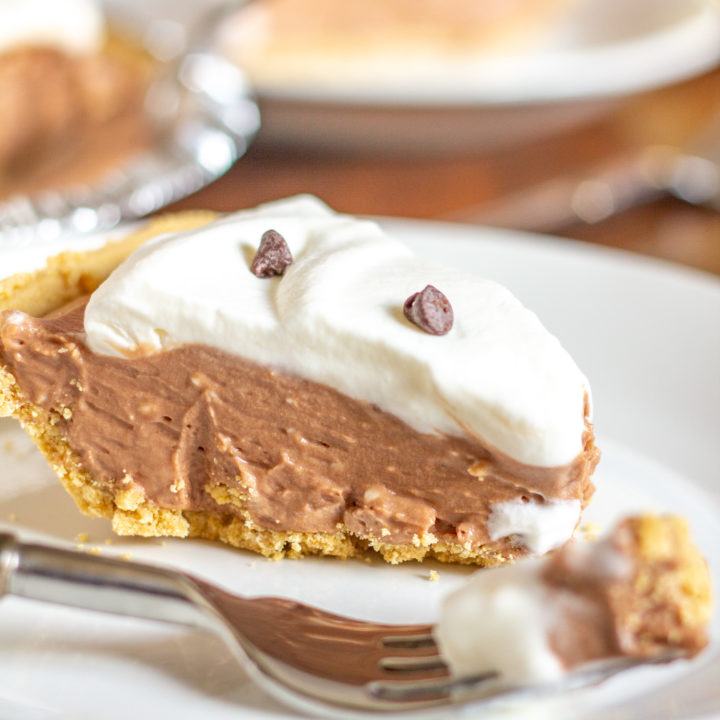 No Bake Nutella Pie | A delicious dessert that requires only 15 minutes of preparation time