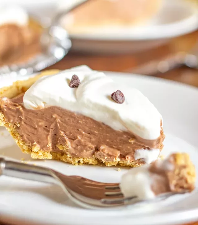 No Bake Nutella Pie | A delicious dessert that requires only 15 minutes of preparation time