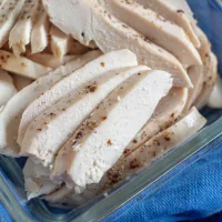 How to Meal Prep Chicken | Learn how to meal prep chicken with the easiest way to cook chicken. My technique takes less than 5 minutes of active preparation time and is an easy way to prepare large batches of chicken in advance.