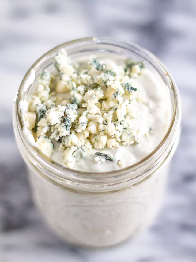 How to Make Blue Cheese Dressing