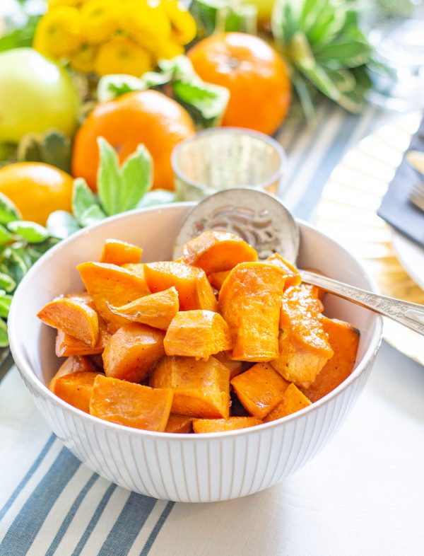 Roasted Sweet Potatoes | This easy recipe for Thanksgiving Roasted Sweet Potatoes emphasizes the natural sweetness of sweet potatoes without adding marshmallows. It’s a recipe fitting for #Thanksgiving, but healthy enough to enjoy year-round.