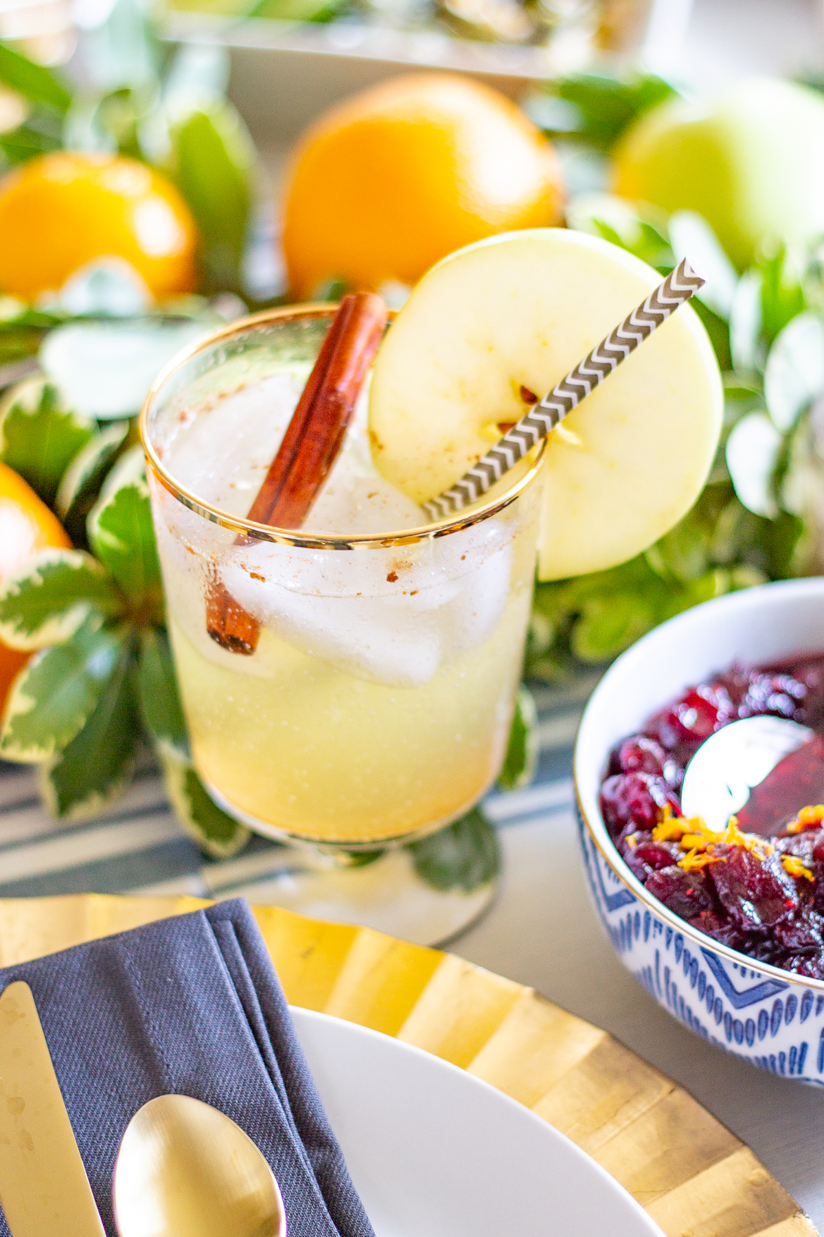 Apple Moscow Mule Mocktail | A Festive Thanksgiving Drink