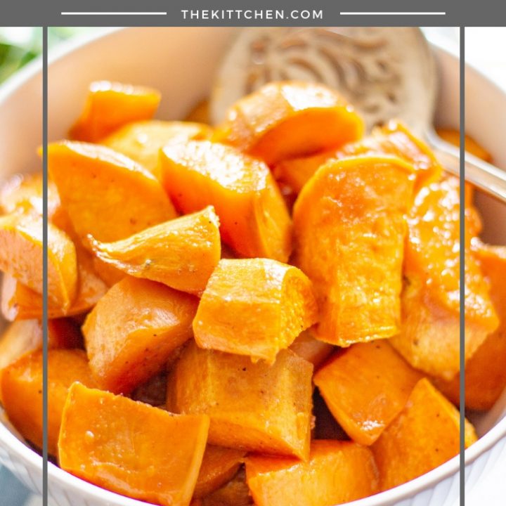 Roasted Sweet Potatoes | This easy recipe for Roasted Sweet Potatoes emphasizes the natural sweetness of sweet potatoes without adding marshmallows. It’s a recipe fitting for #Thanksgiving, but healthy enough to enjoy year-round.