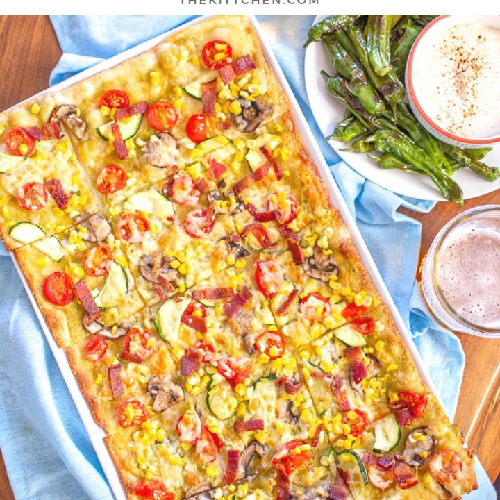 How to Make Mexican Flatbread | This Mexican Flatbread has bold flavors and plenty of vegetables. It will be a welcome addition at your next party.