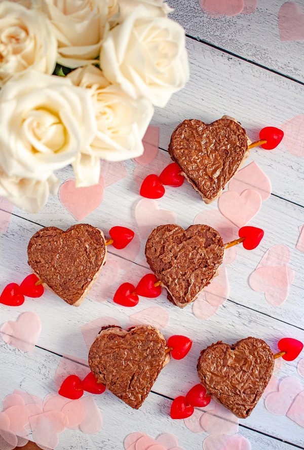 Valentine’s Day Ice Cream Sandwiches | These ice cream sandwiches made with Hudsonville Ice Cream and boxed brownie mix are a perfect Valentine’s Day Dessert.