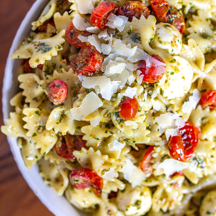 Easy Caprese Pasta | This easy recipe combines roasted tomatoes, basil pesto, and fresh mozzarella to create a pasta dish with bold flavors.