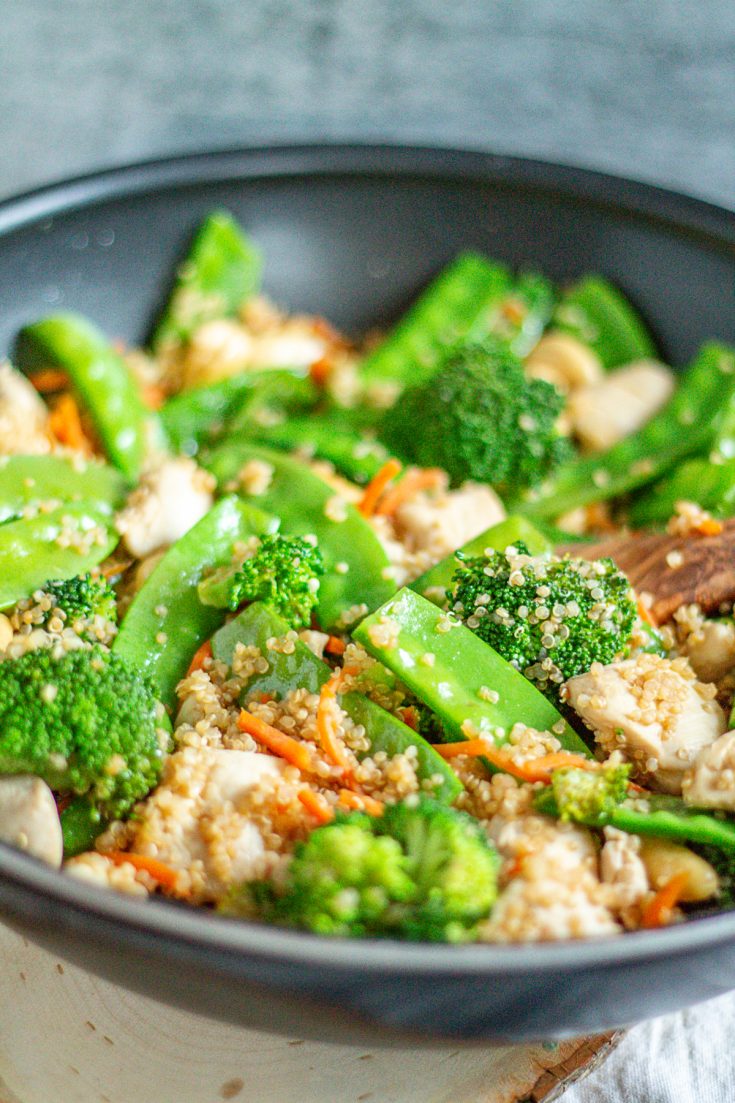 Cashew Chicken Quinoa Stir Fry - thekittchen