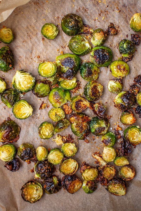 Garlic Parmesan Brussels Sprouts | These Roasted Garlic Parmesan Brussels Sprouts are a fuss-free vegetable side dish that can be made with just moments of active preparation time.