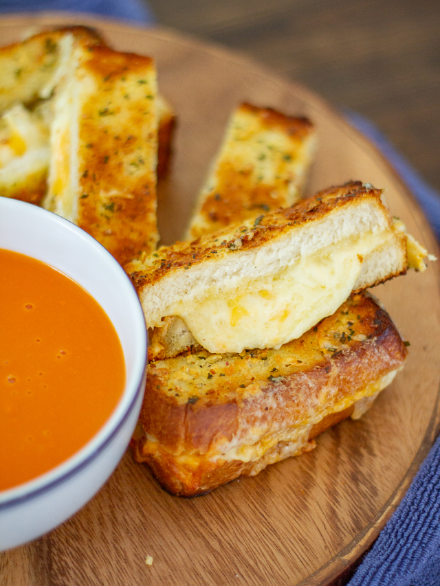 Giant Grilled Cheese Appetizer Story