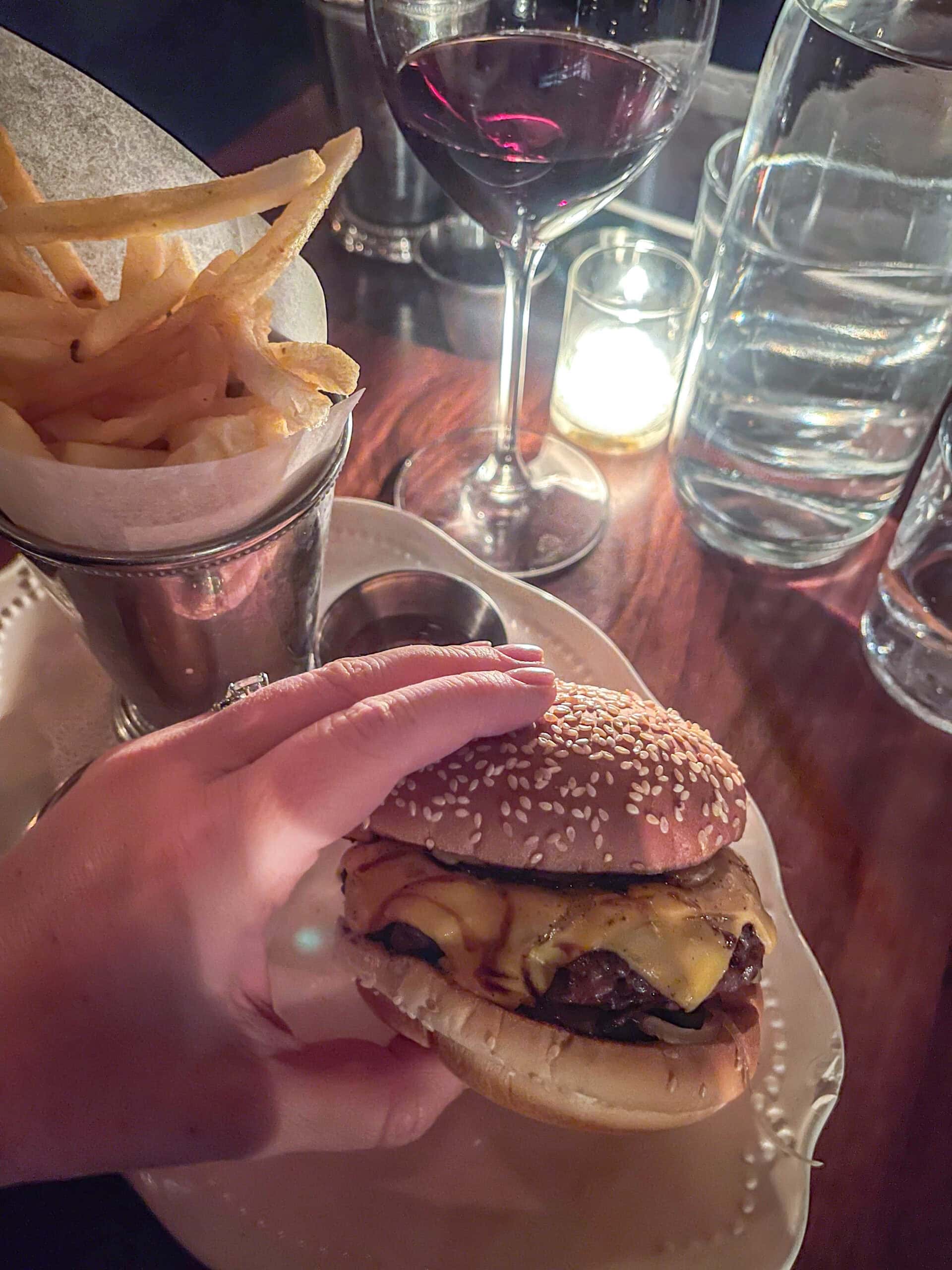 Where to Eat at the Bar in Chicago: The Loyalist